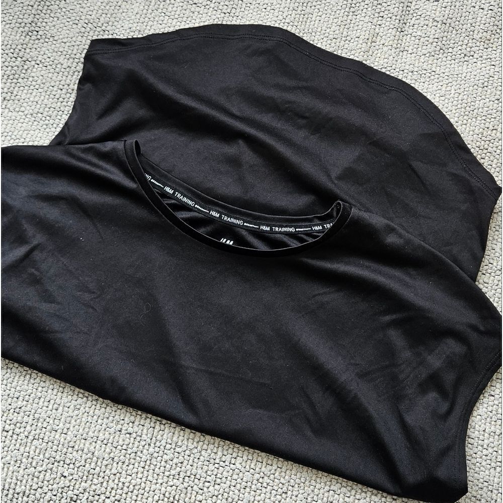 🎁H&m sport top